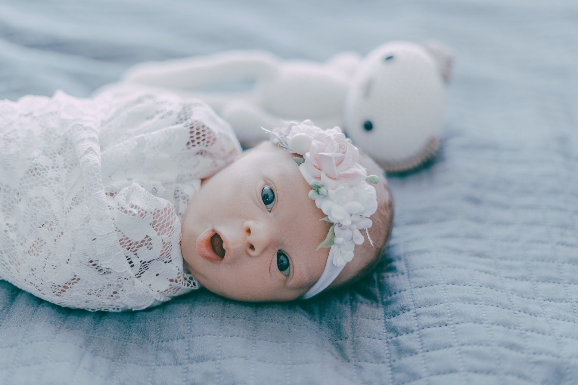 When To Stop Swaddling Your Baby