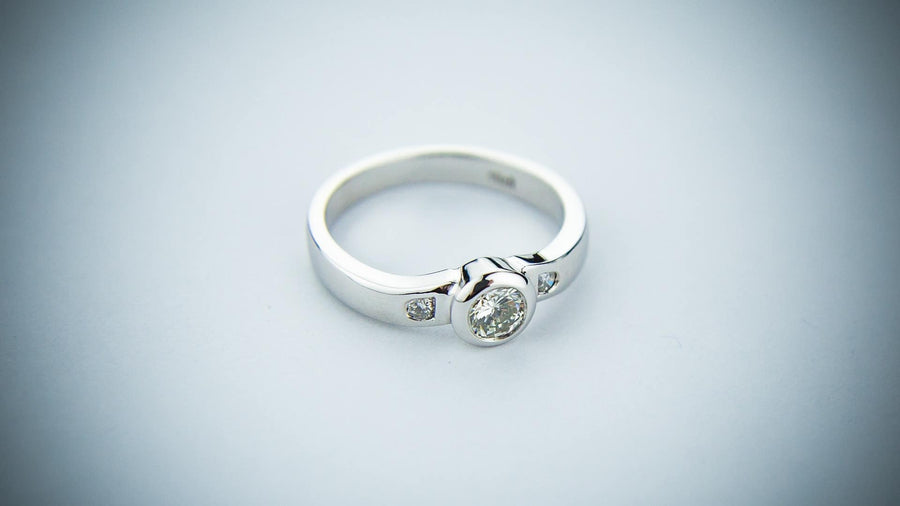Small baby ring with diamonds